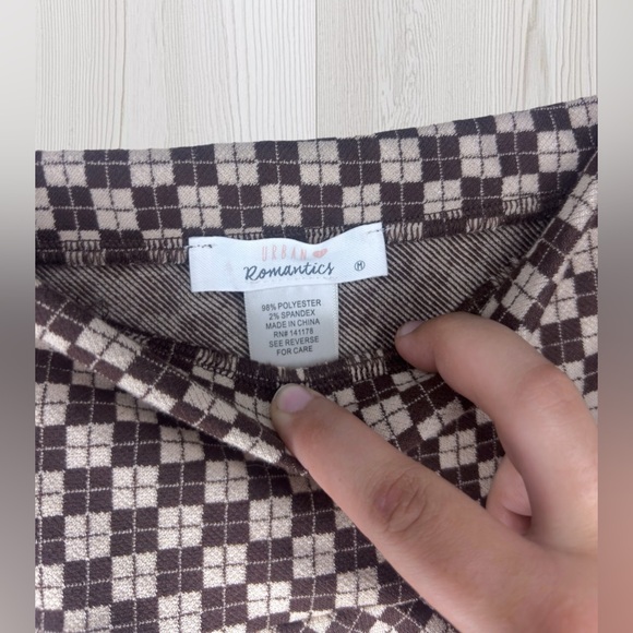 URBAN ROMANTICS Women’s Plaid Mini Skirt - Picture 4 of 7